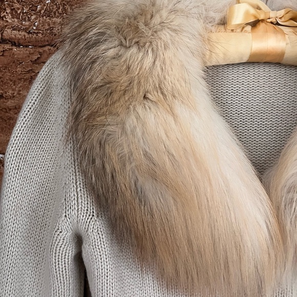 🦋 Vintage 1997 Blumarine Wool Cashmere Fox Fur Collar Cardigan Sweater IT 38 - Picture 5 of 17